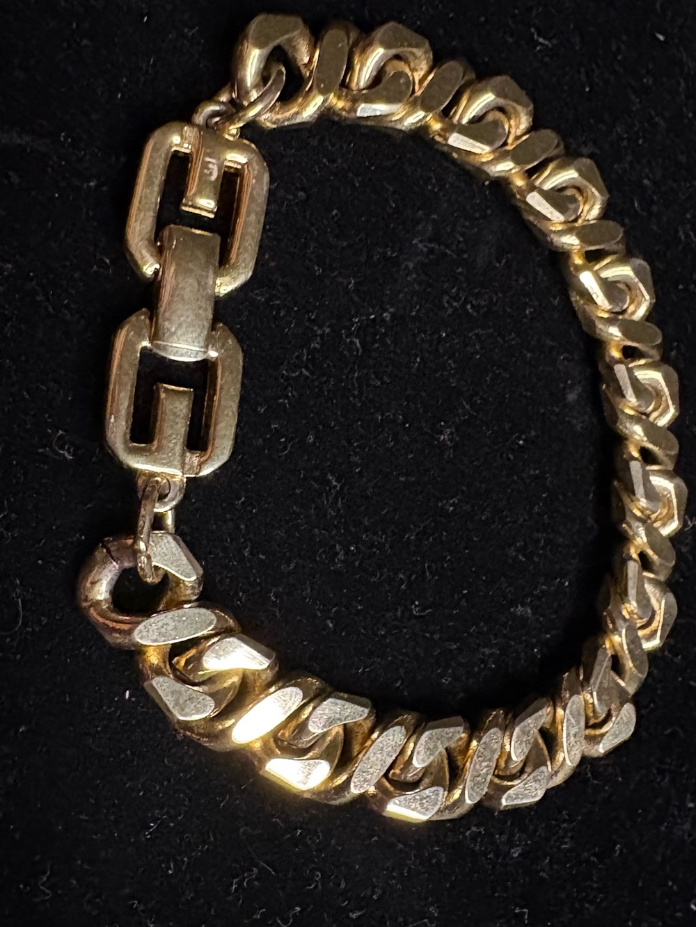 Givenchy Signed Gold Tone Curb Link Chain Charm Bracelet Box Clasp